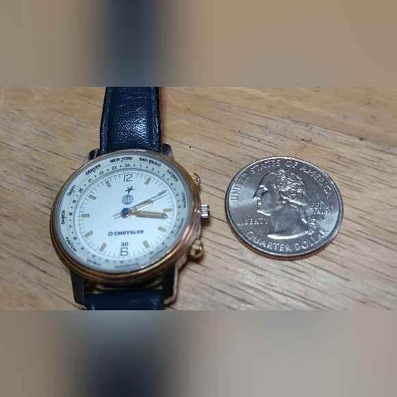 Rare French made world watch Swiss movement silver tone case gold bezel - Picture 2 of 11